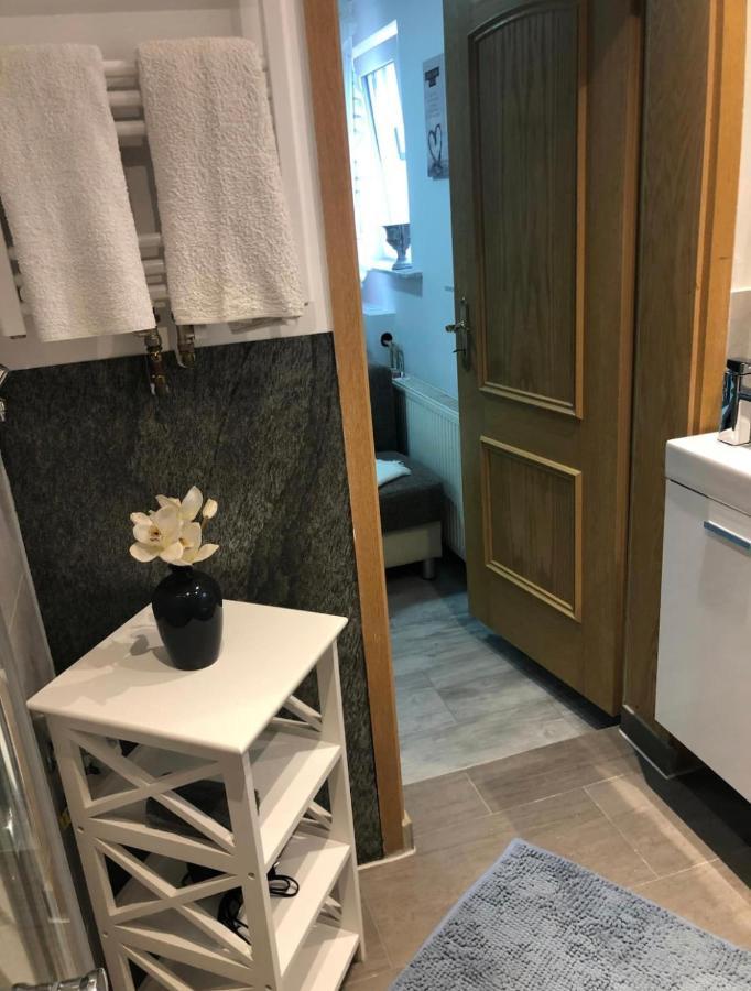 Kleine Gemütliche Einliegerwohnung Mit Garten Und Pool *