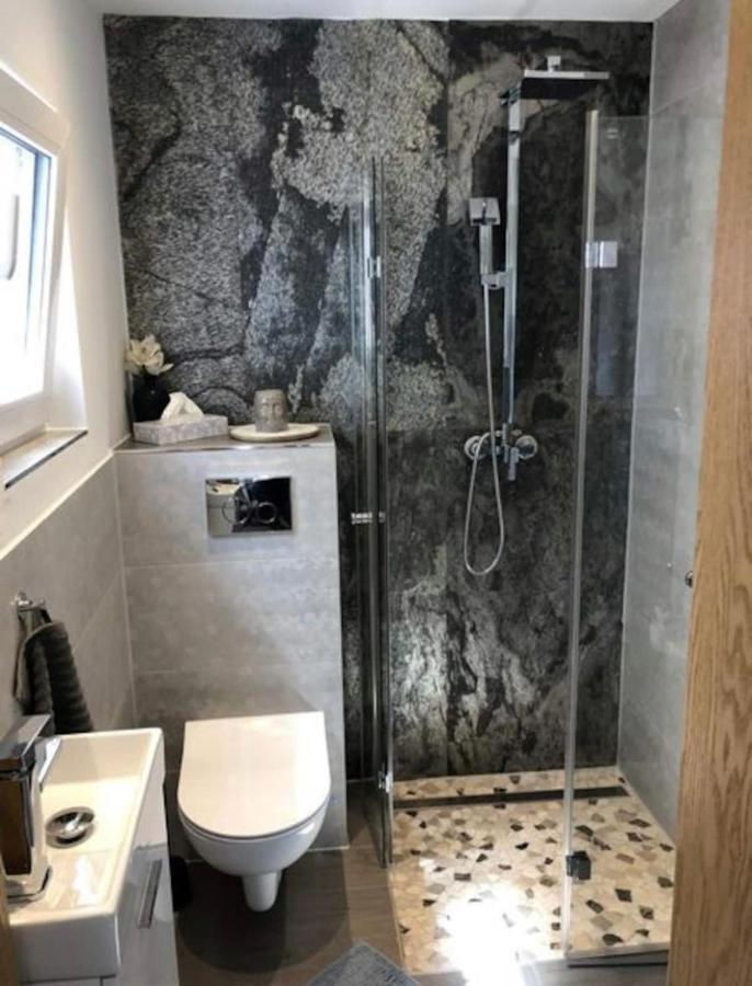 Kleine Gemütliche Einliegerwohnung Mit Garten Und Pool Apartment Nordstemmen