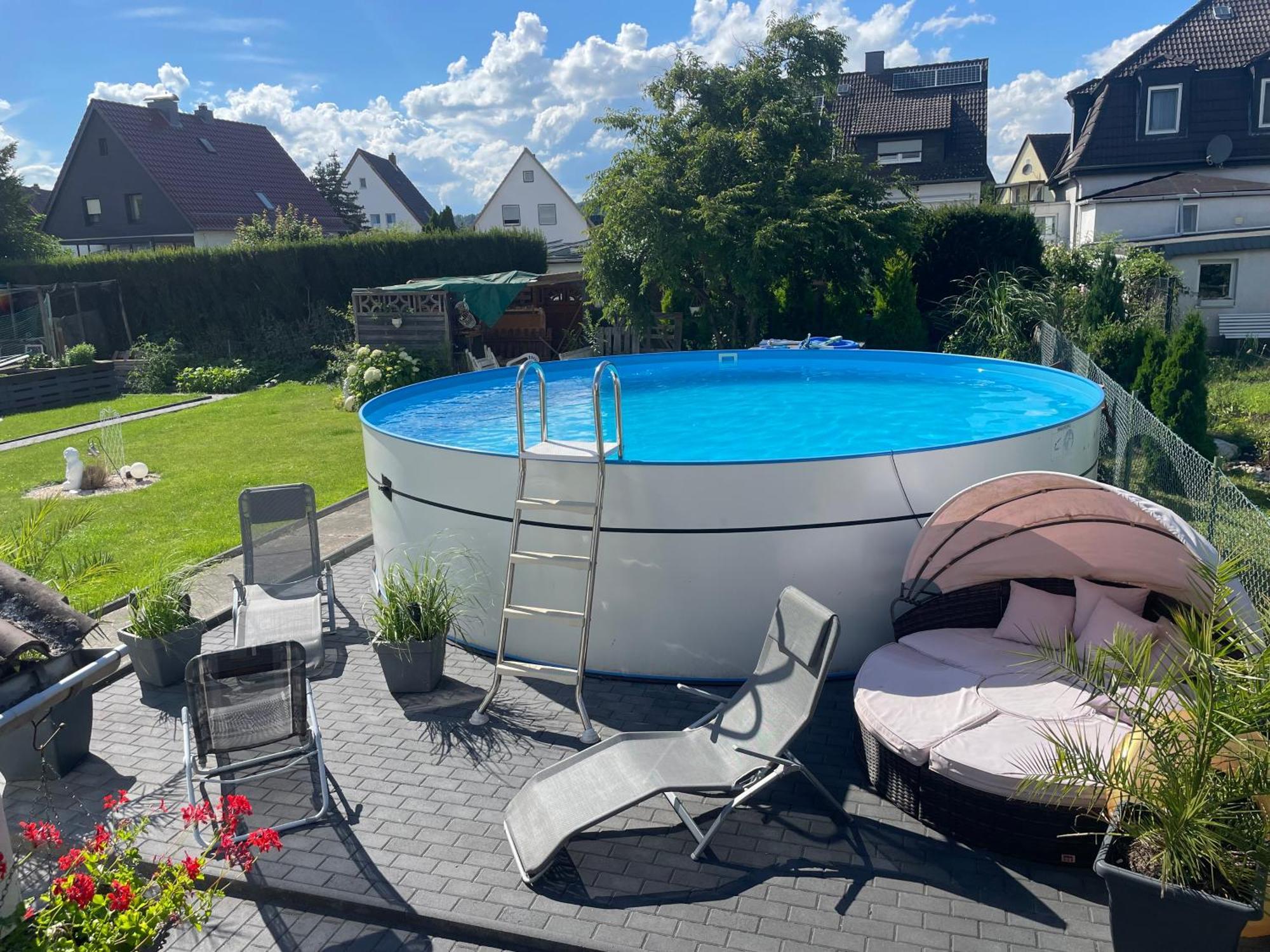 Kleine Gemuetliche Einliegerwohnung Mit Garten Und Pool